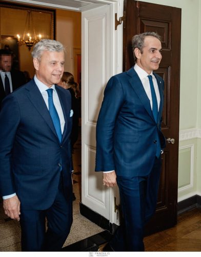 George Antoniadis ’80 (Chair of the Board of Trustees of Athens College in the U.S.), Prime Minister Kyriakos Mitsotakis ’86
