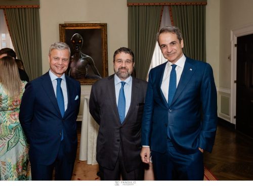 George Antoniadis ’80 (Chair of the Board of Trustees of Athens College in the U.S.), Dean Dakolias, Prime Minister Kyriakos Mitsotakis ’86